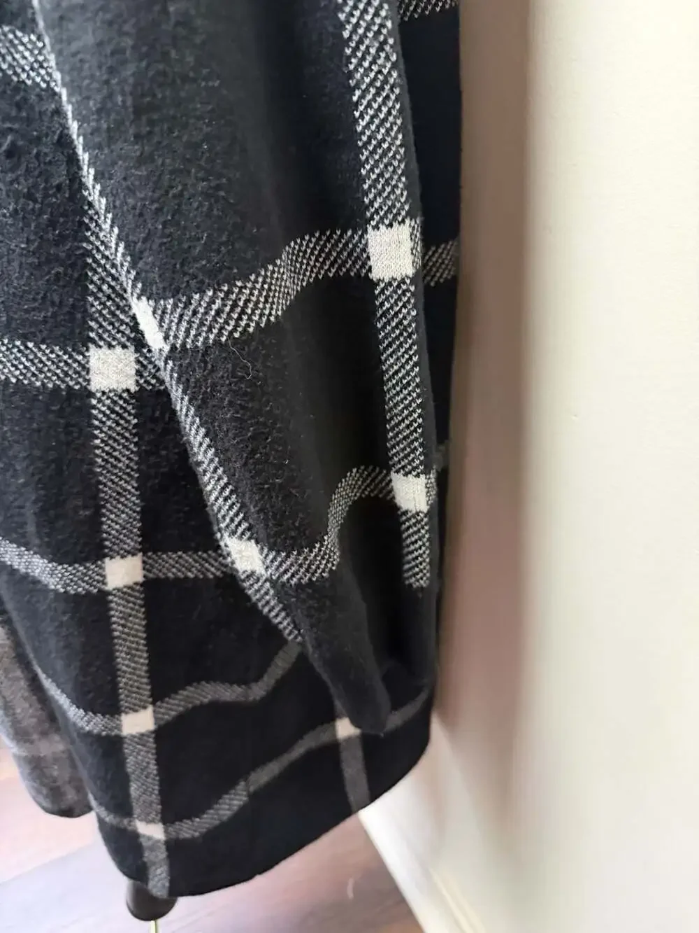 89th & Madison Black and White Plaid Open Front Long Cardigan
